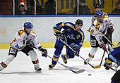 Dalibor Sochorek a Petr Dvořák při power play domácích. Bohužel, neúspěšné. | autor: Marek Netolička